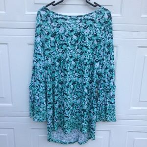 🌲🌲Nine four one Bell sleeved top size 1X NWOT